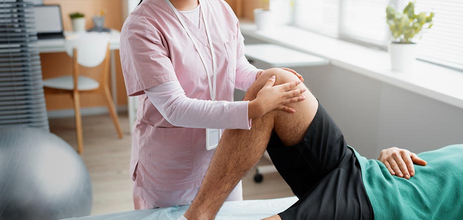How Do Toronto Physiotherapists Treat Chronic Pain in 2026